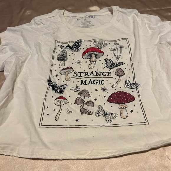 Hot topic white strange magic mushroom tee shirt - Picture 2 of 6